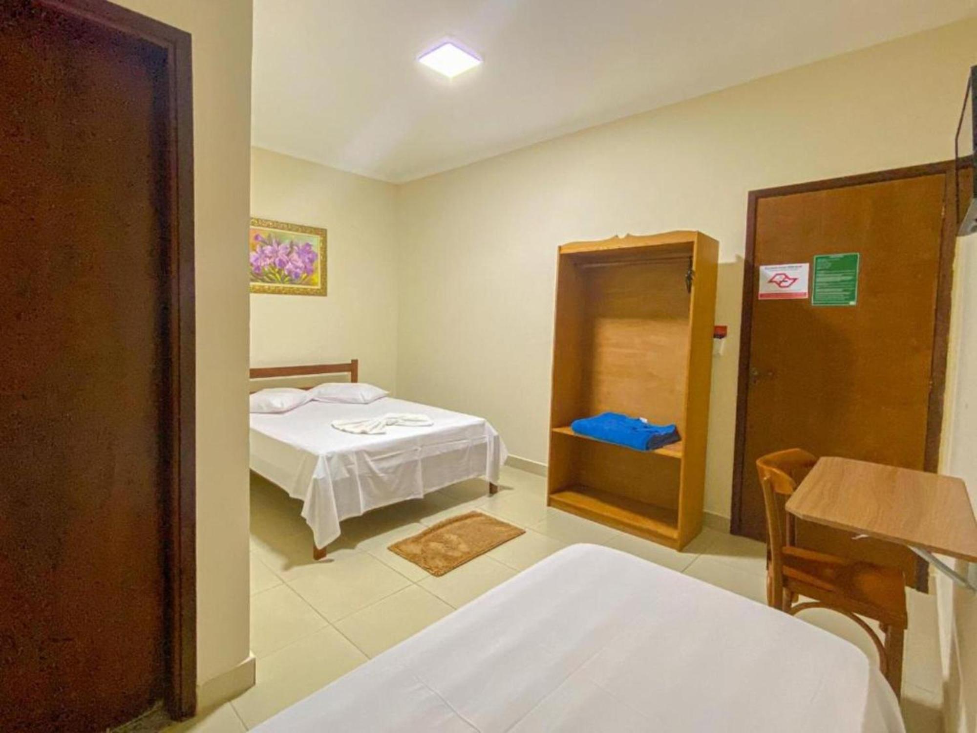Hotel Graal Inn ケルス エクステリア 写真